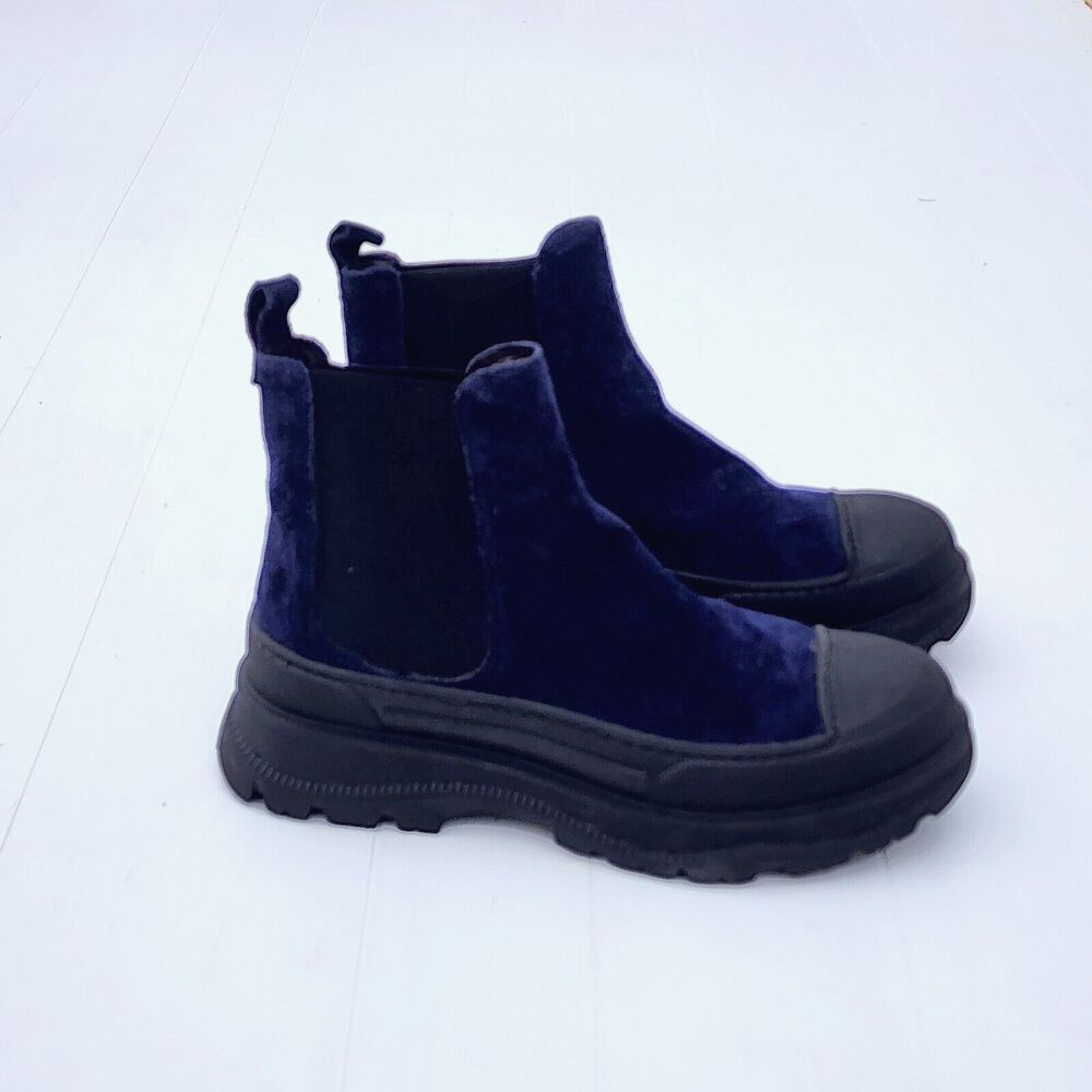Life Women US 6 EU 36 Italy Made Navy Suede Leather Pull On Ankle Booties